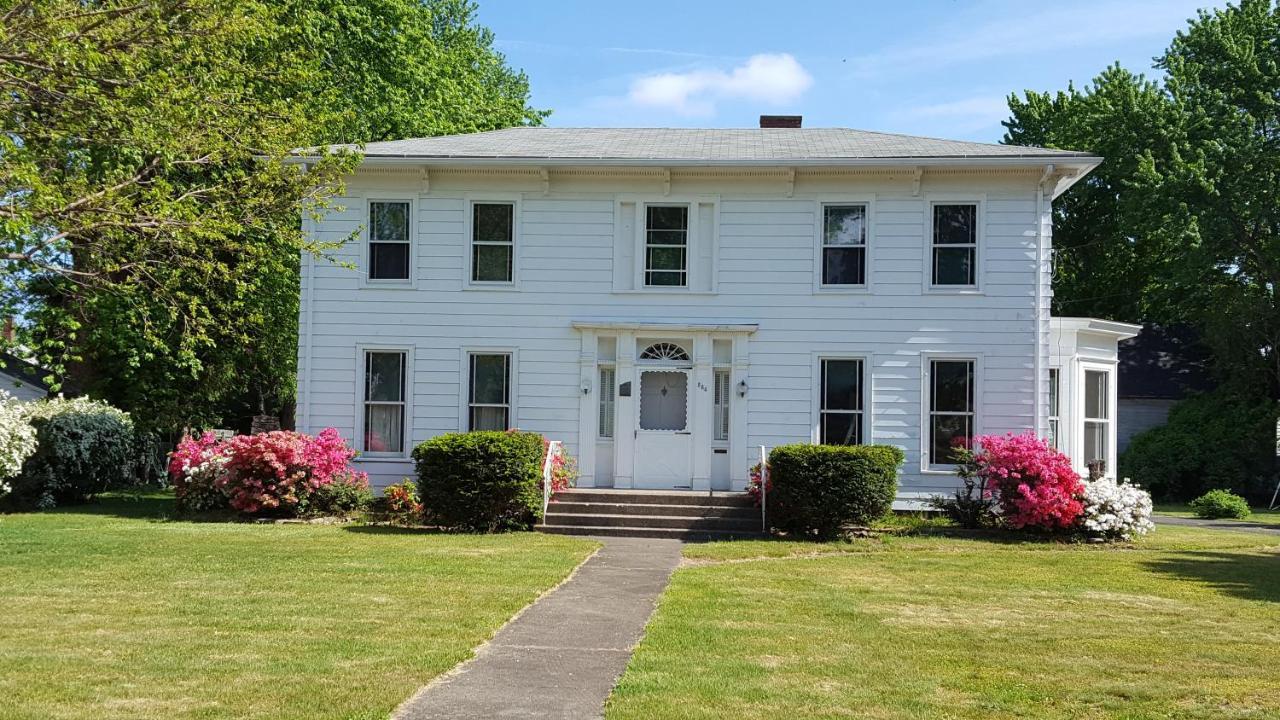 Centennial Inn Bed & Breakfast Conneaut Εξωτερικό φωτογραφία